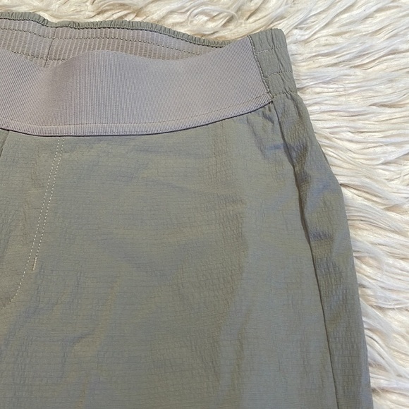 NWT Athleta Mod Trekkie Crop Silver Gray Skinny Pants - Picture 9 of 12